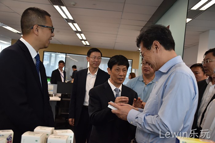 山东省日▣照市市长❈李永红一丨行来Lewin乐玩上海〓〓分公司考✩察调研
